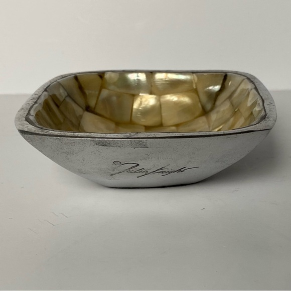 JULIA KNIGHT Trinket Dish Mother of Pearl Bowl Small 3.75” Square Shells Signed - Picture 2 of 16
